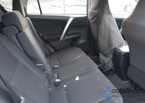 2018 Toyota Rav4 Le z USA, uszkodzony, nr VIN JTMZFREV9JJ731570